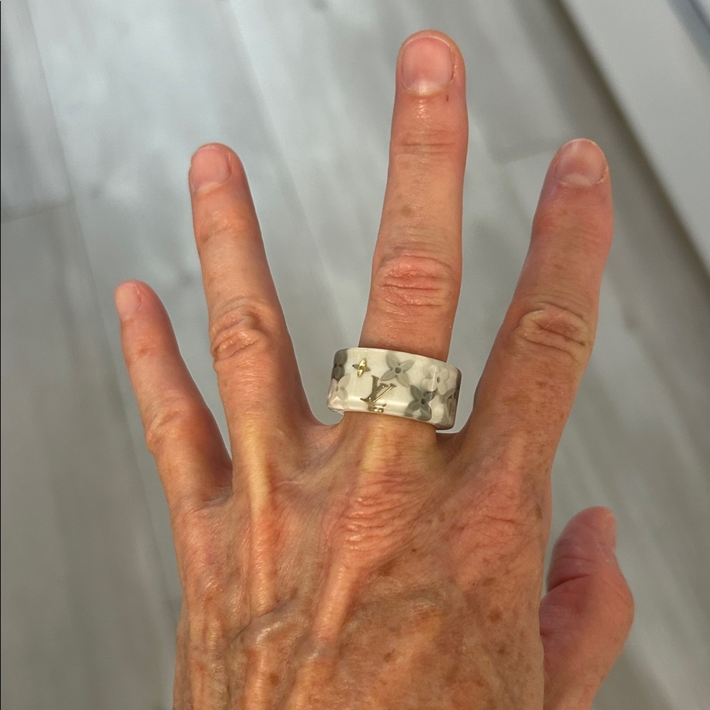 Authentic Louis Vuitton Monogram Ring in white,  greys, cream and gold